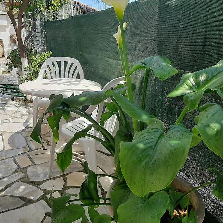 Ferienwohnung Cozy Flat In Néa Mákri Exterior foto