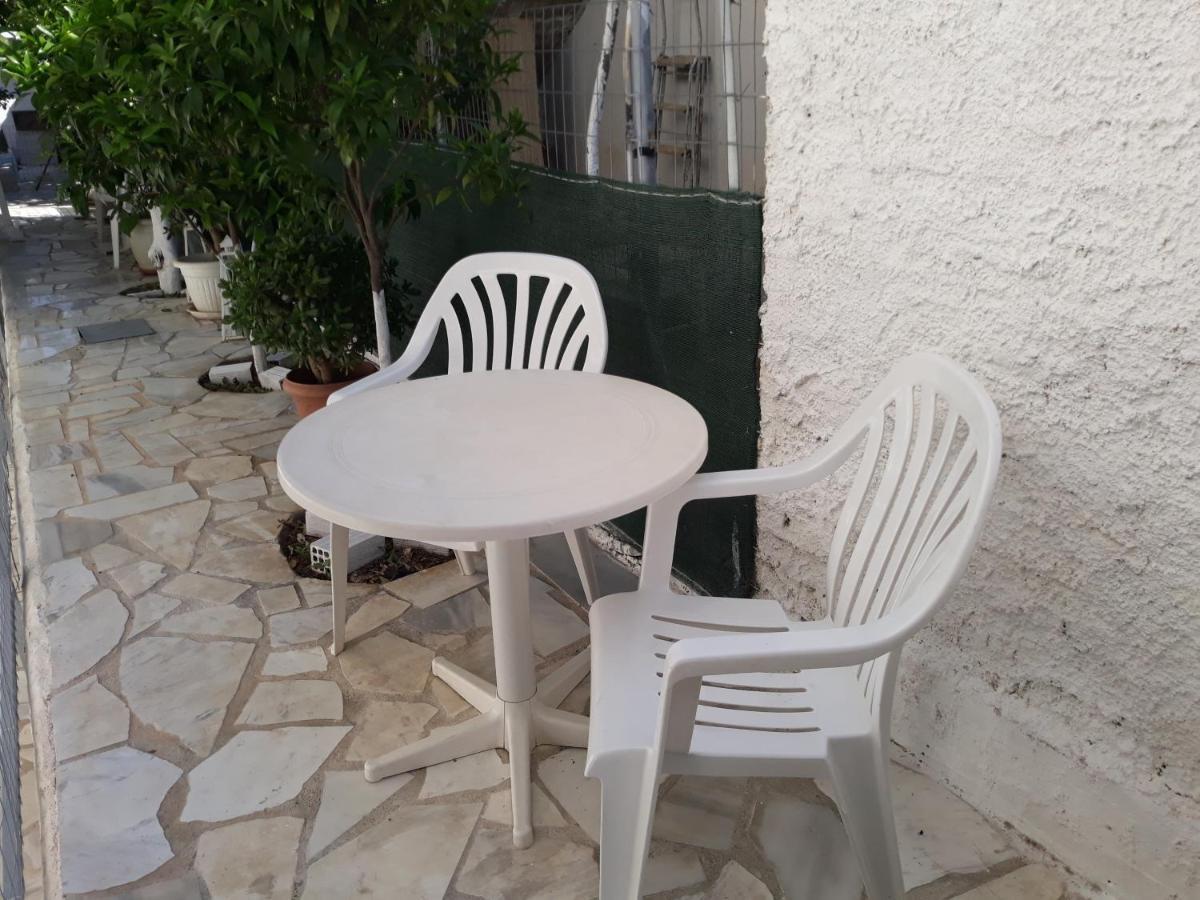Ferienwohnung Cozy Flat In Néa Mákri Exterior foto