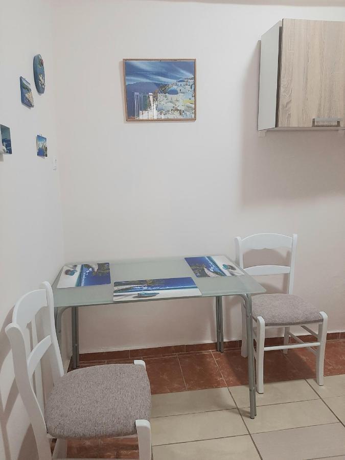 Ferienwohnung Cozy Flat In Néa Mákri Exterior foto